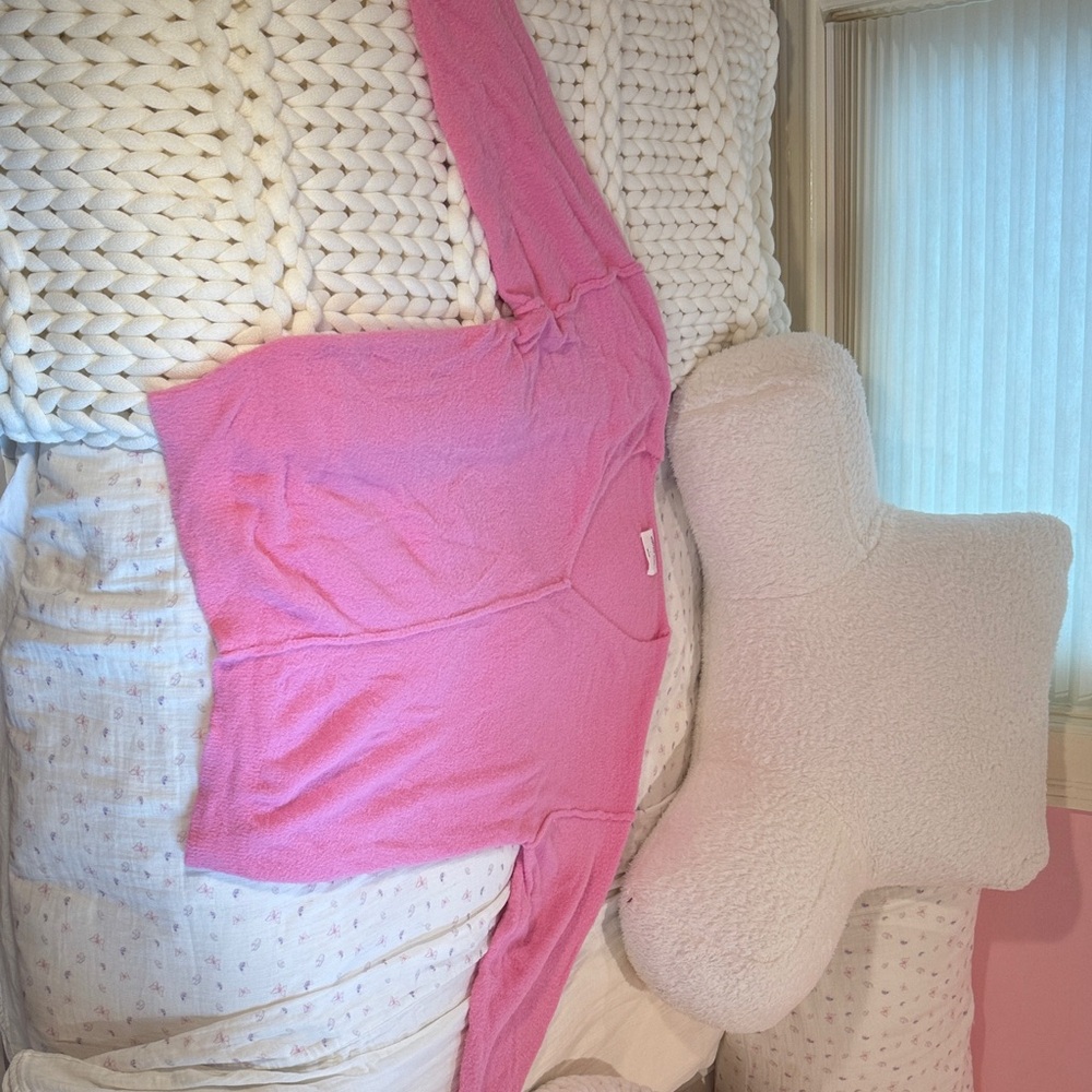 Aritzia Wilfred Free Vibrant Pink Knit